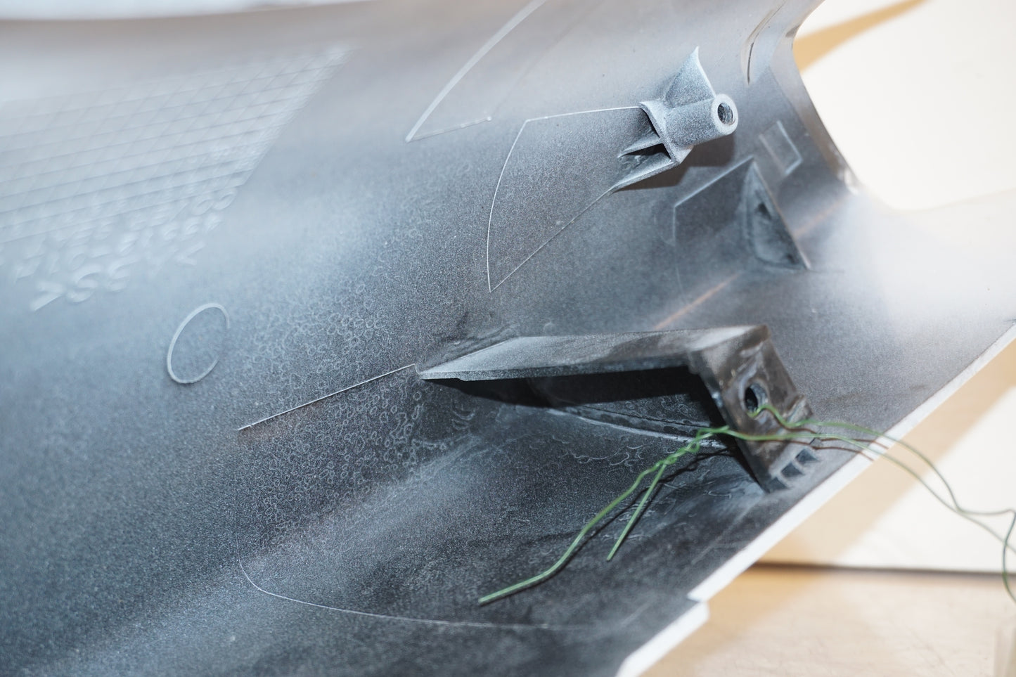 Extrabild1 på Bakvinge från en Suzuki GSX-R 750 -2006 motorcykel.