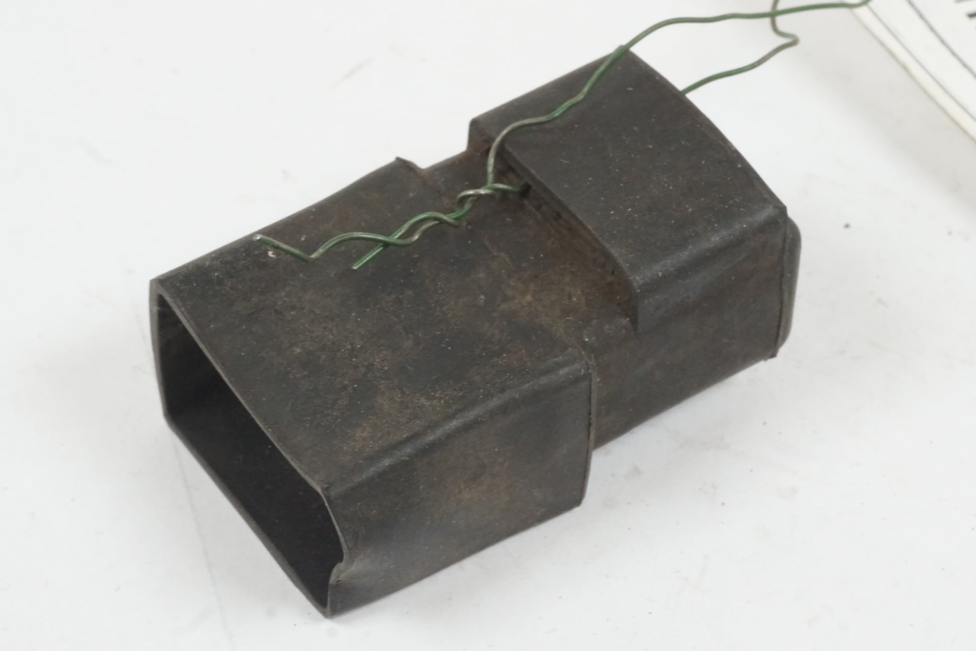 Framsidan på Relä från en Honda XRV 750 -1997 motorcykel.