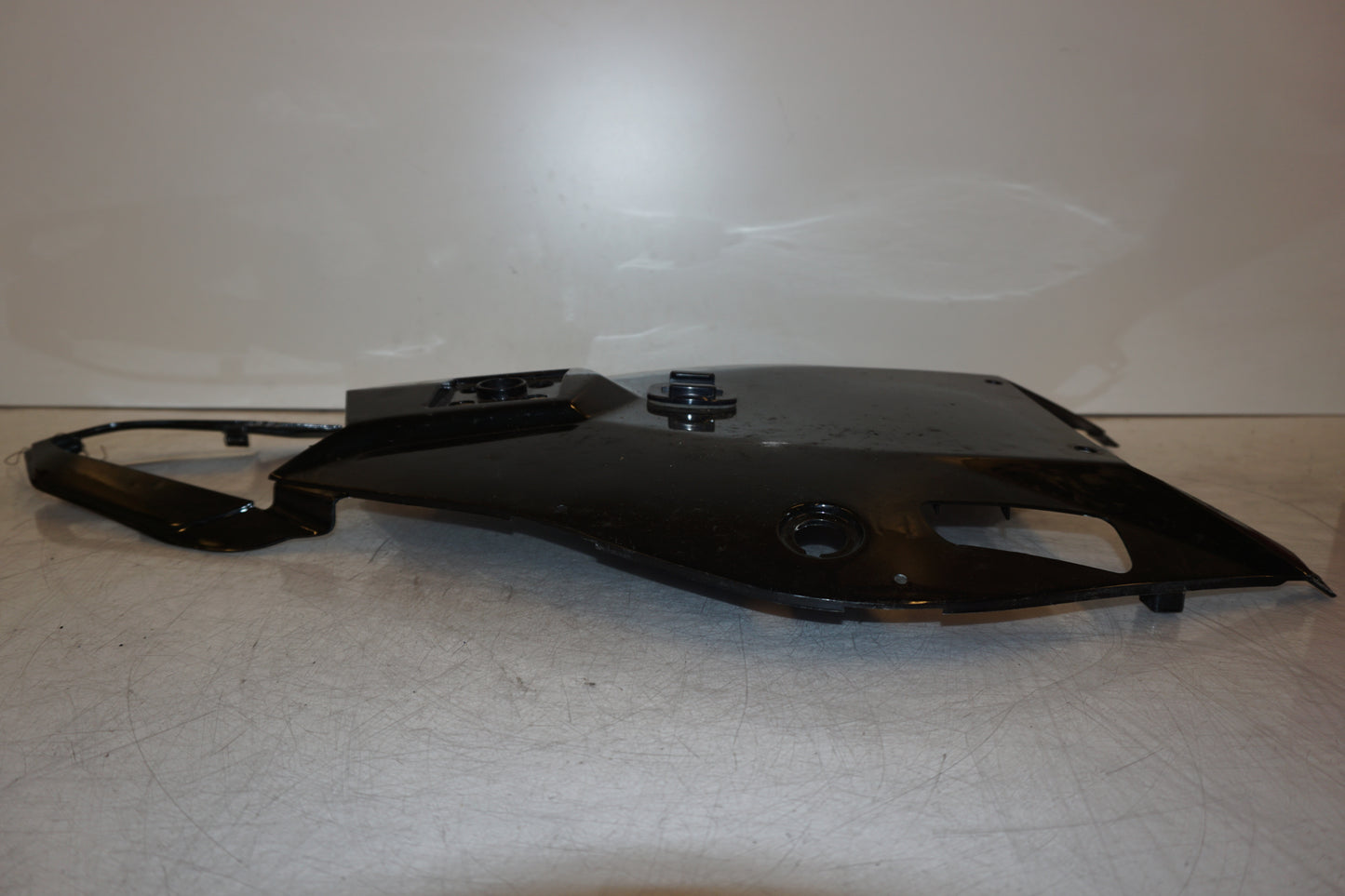 Höger sida på Undertail från en Yamaha YZF R6 -2006 motorcykel.