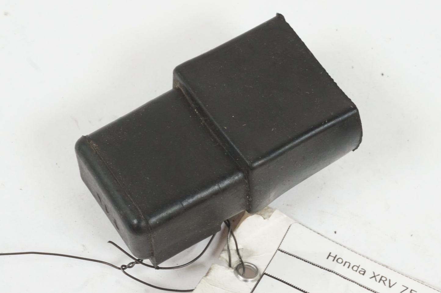 Framsidan på Relä från en Honda XRV 750 -1999 motorcykel.