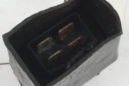 Höger sida på Relä från en Honda XRV 750 -1999 motorcykel.