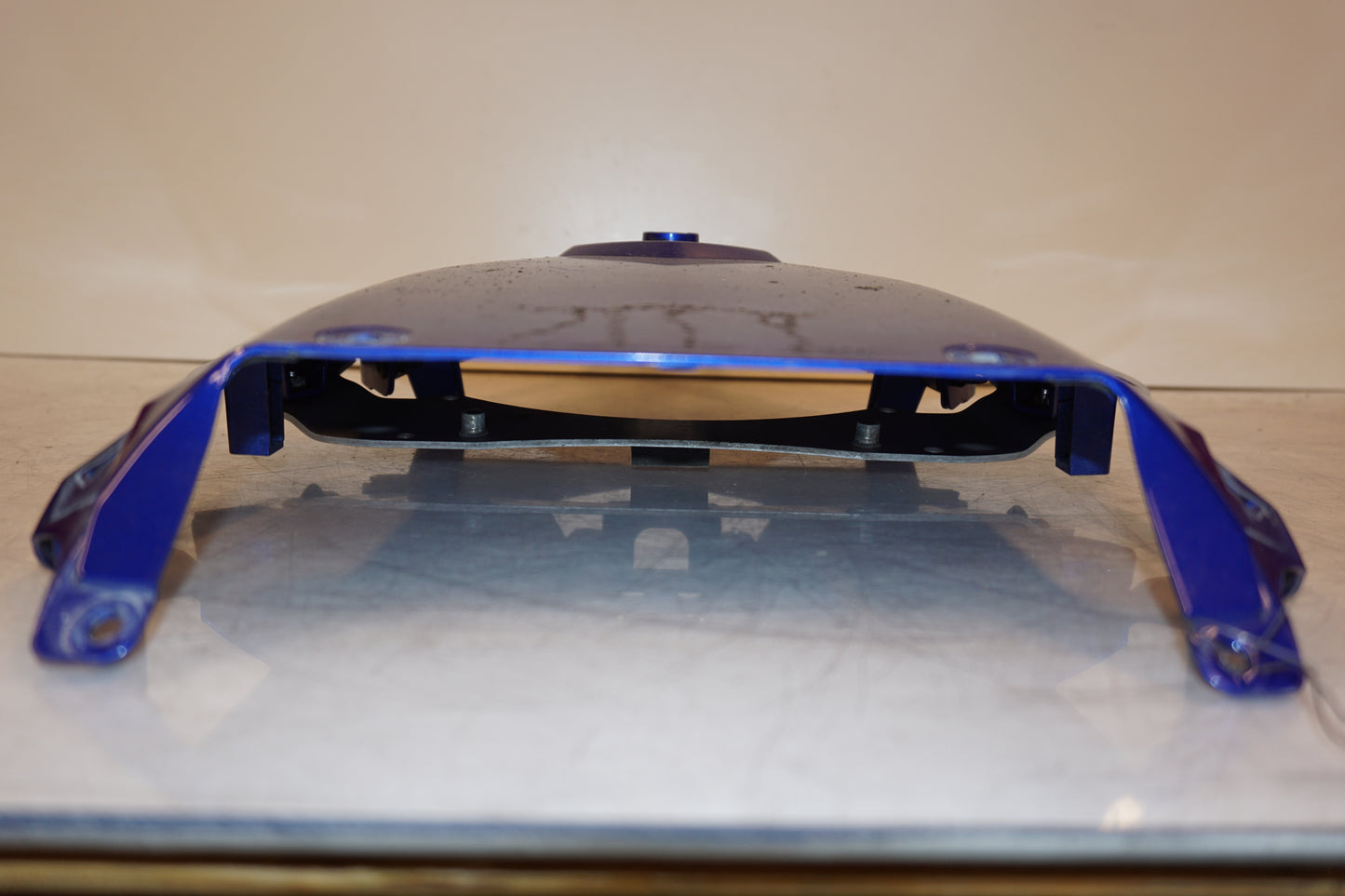 Baksidan på Bakvinge från en Yamaha YZF R6 -2011 motorcykel.