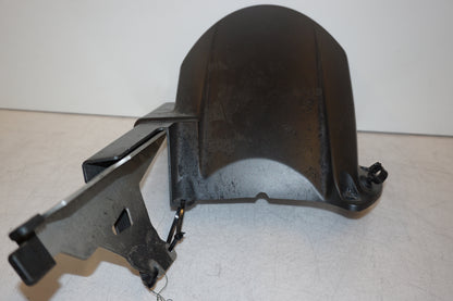 Framsidan på Svingskärm från en Yamaha MT-01 -2009 motorcykel.