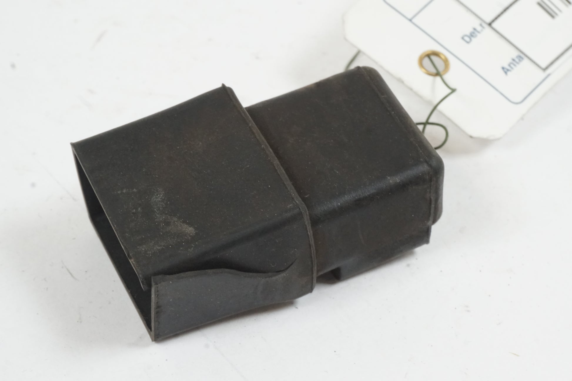 Baksidan på Relä från en Honda CBR 900 RR -1997 motorcykel.