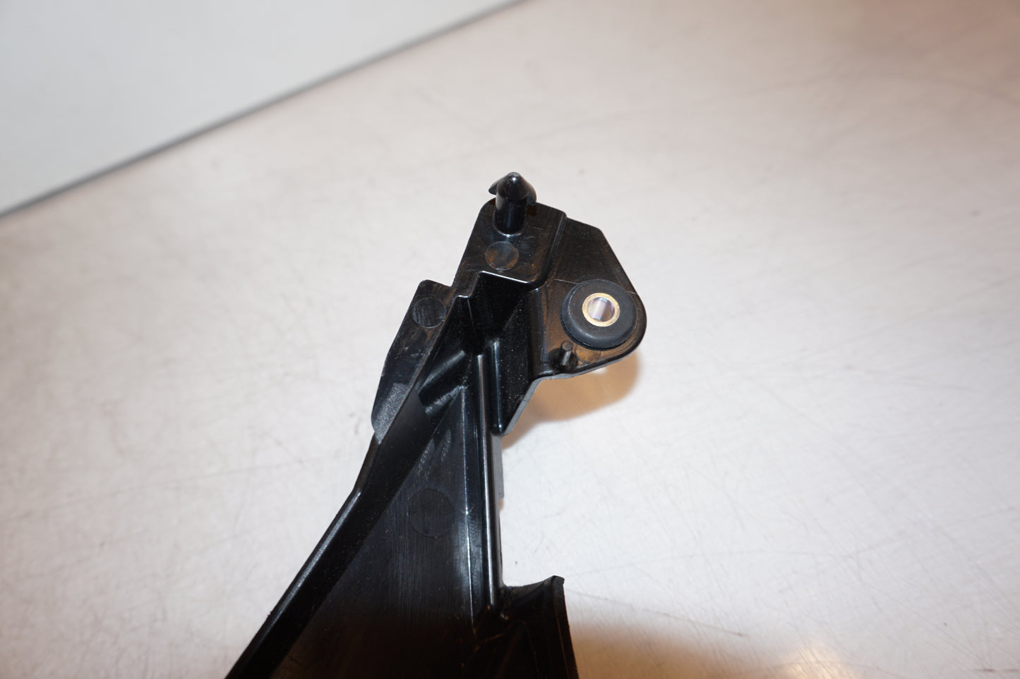 Extrabild1 på Bensintankskåpa från en Yamaha MT-09 Tracer -2016 motorcykel.