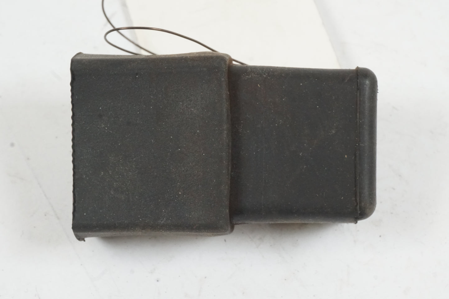 Baksidan på Relä från en Honda CBR 900 RR -1999 motorcykel.