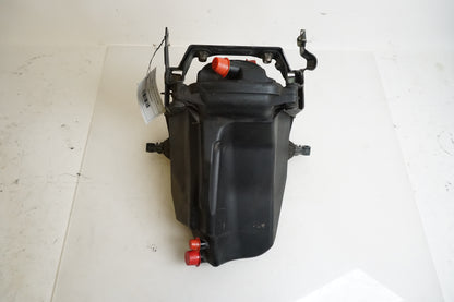Framsidan på Oljetank från en BMW K 1200 S -2007 motorcykel.
