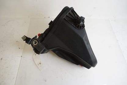 Snett uppifrån på Oljetank från en BMW K 1200 S -2007 motorcykel.