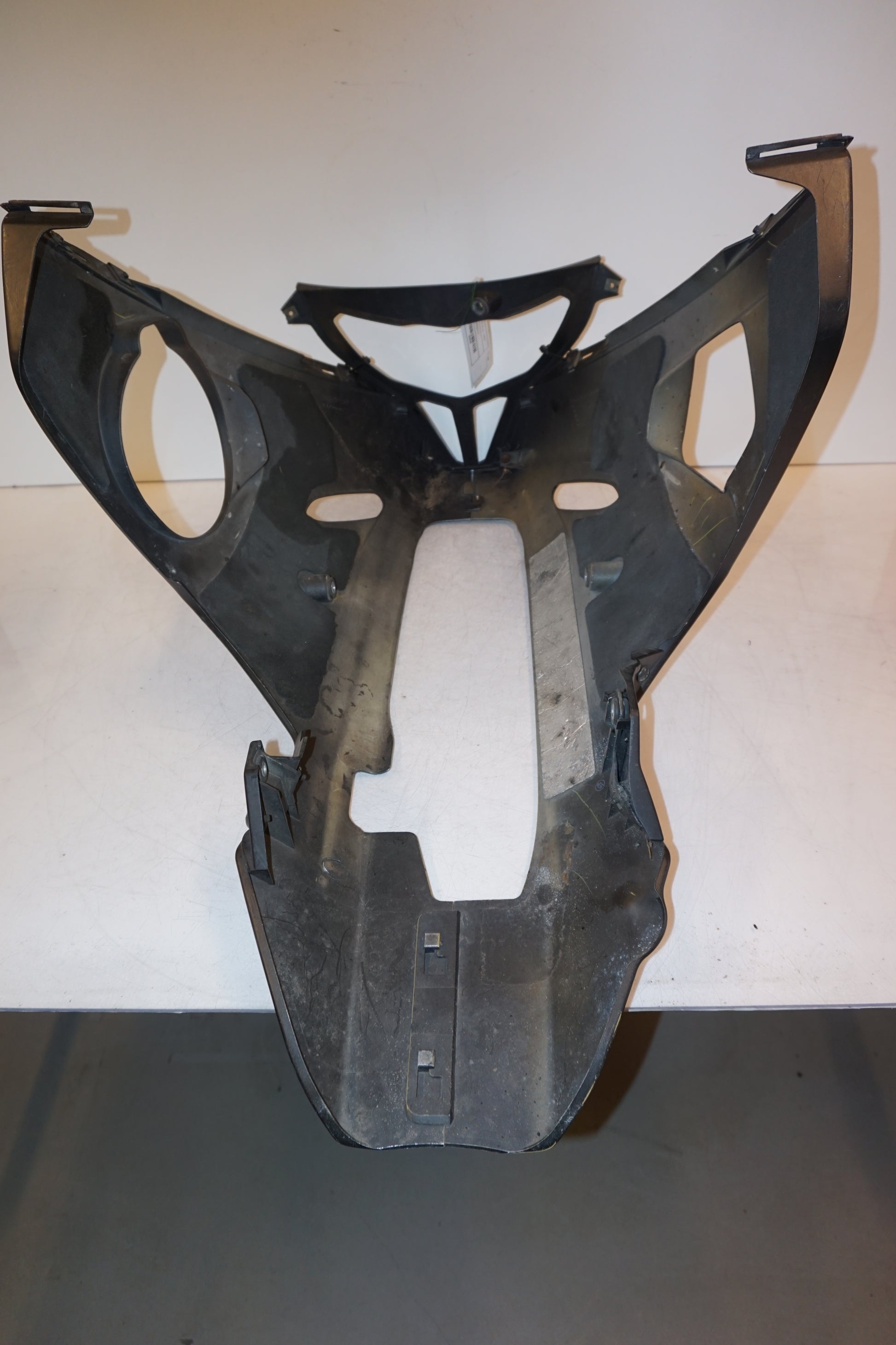 Snett uppifrån på Magkåpa från en Yamaha YZF R6 -2003 motorcykel.