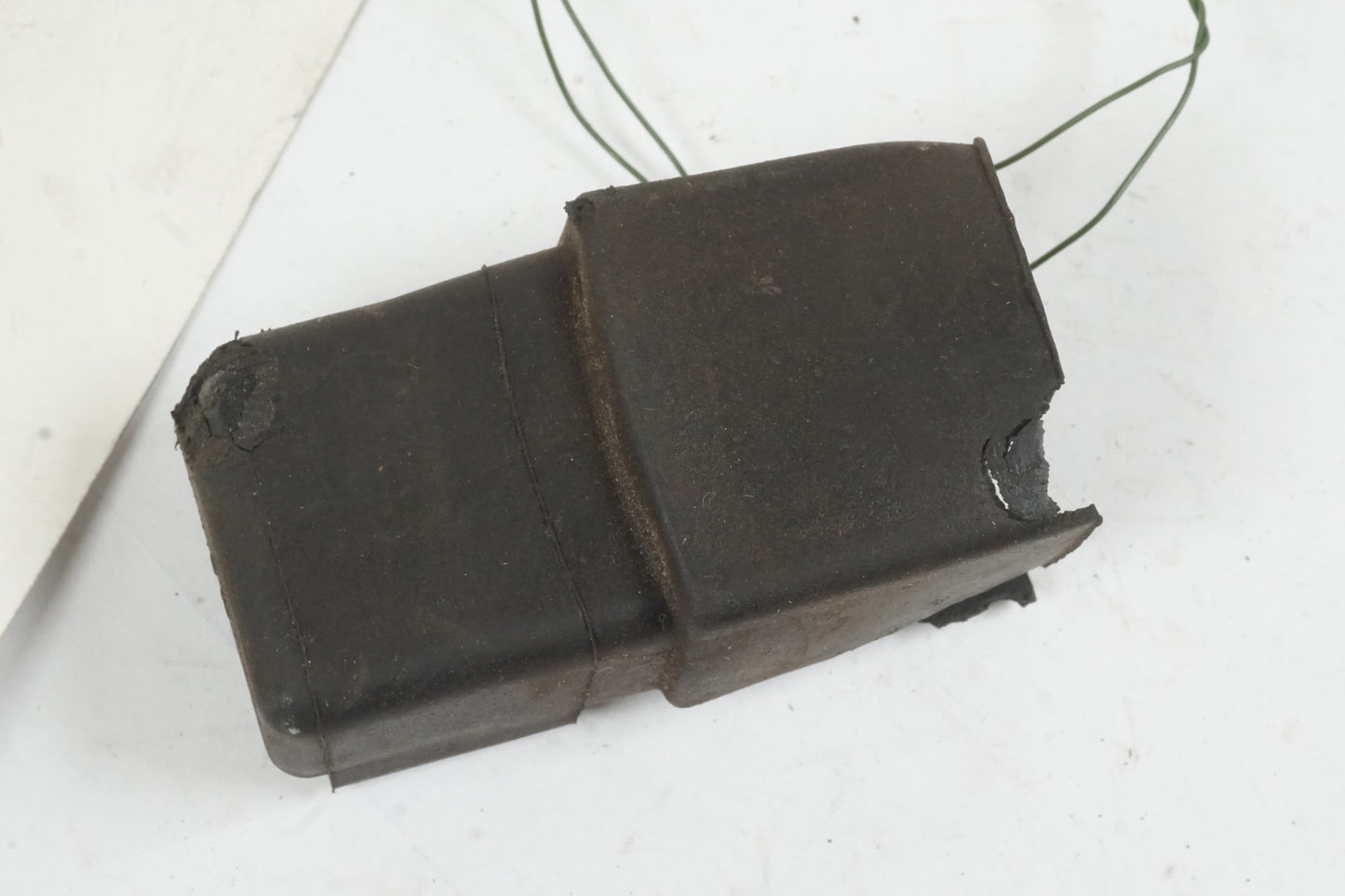 Snett uppifrån på Relä från en Honda XL 1000 V -2008 motorcykel.