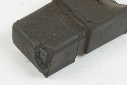 Höger sida på Relä från en Honda XL 1000 V -2008 motorcykel.