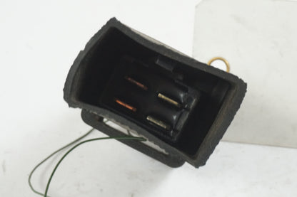 Höger sida på Relä från en Honda XL 1000 V -1999 motorcykel.