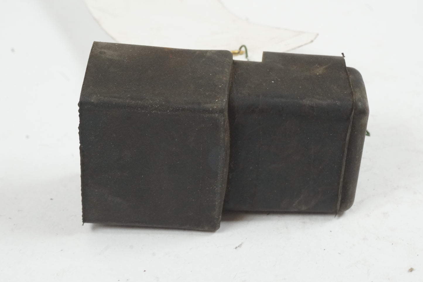 Baksidan på Relä från en Honda XL 1000 V -1999 motorcykel.