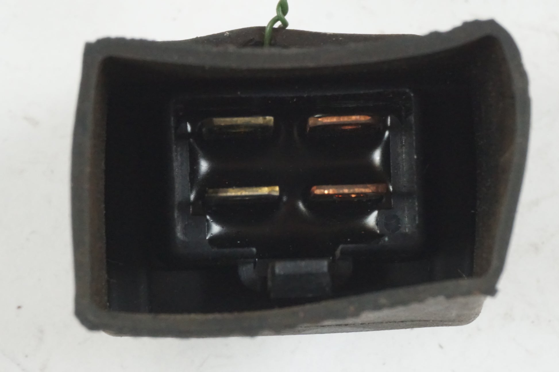 Höger sida på Relä från en Honda XL 1000 V -1999 motorcykel.