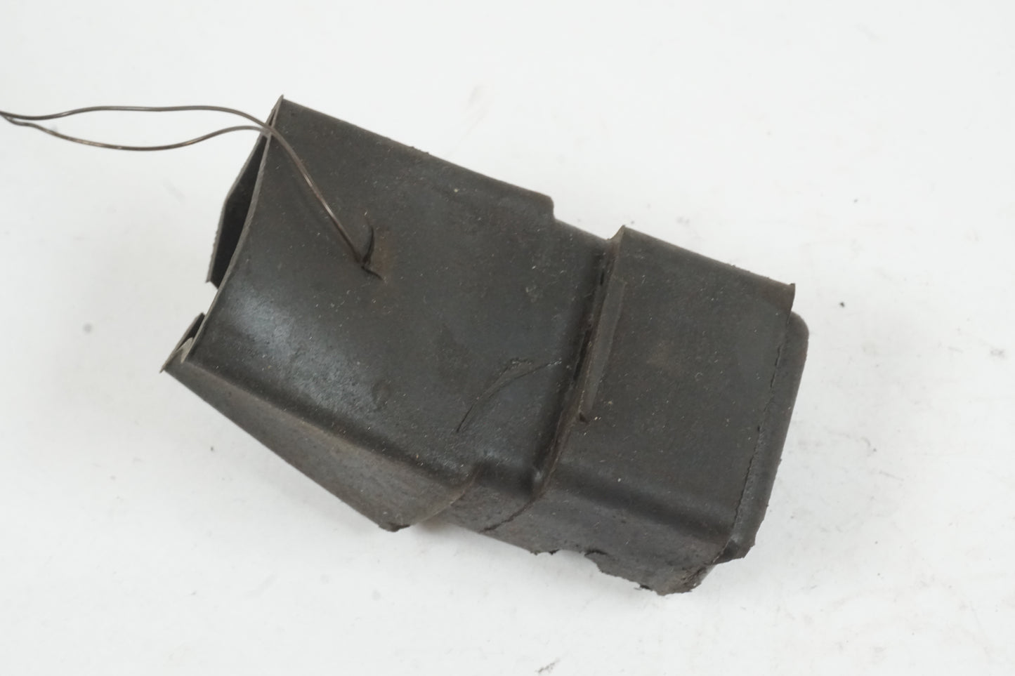 Framsidan på Relä från en Honda XL 1000 V -2008 motorcykel.