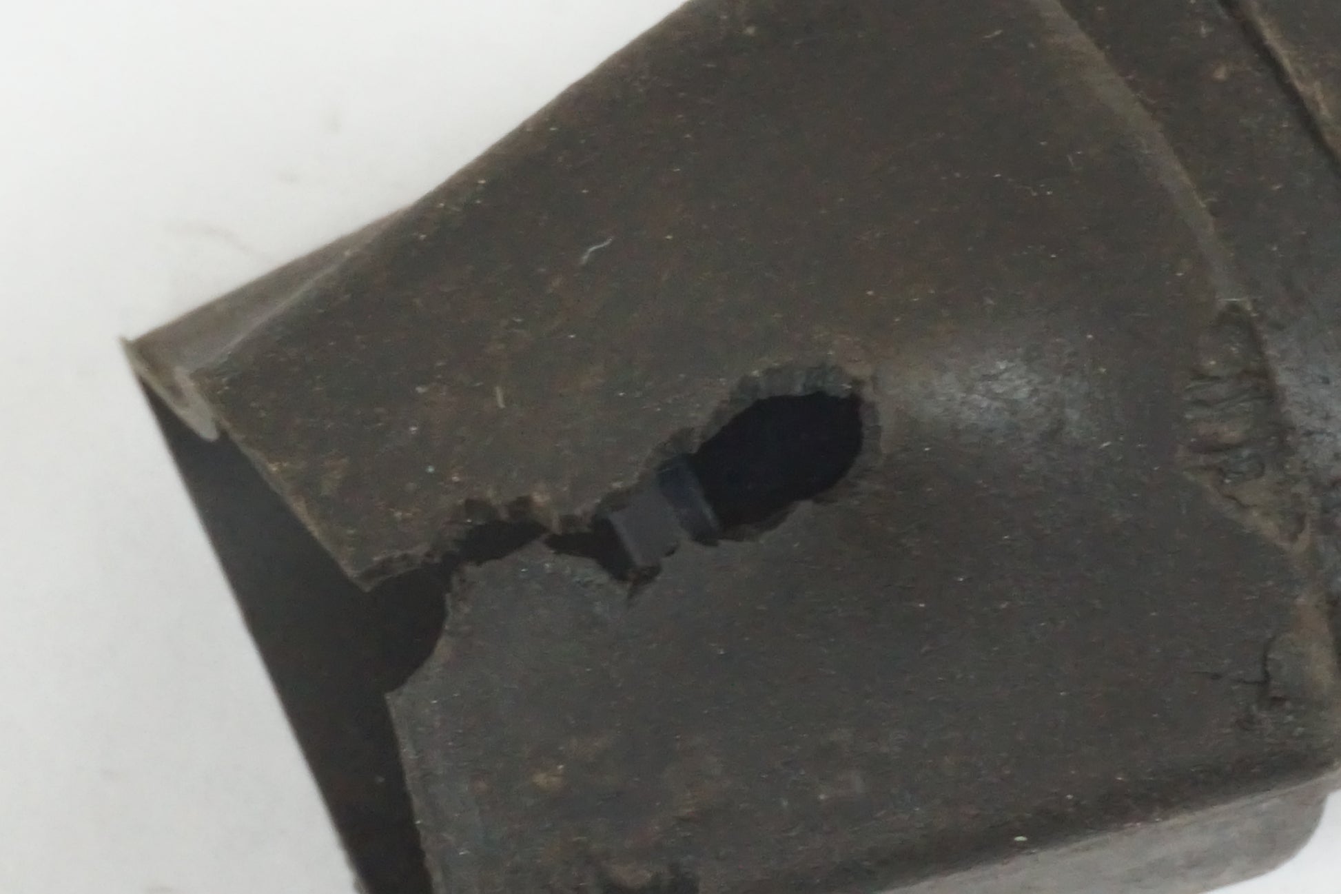 Vänster sida på Relä från en Honda XL 1000 V -2008 motorcykel.