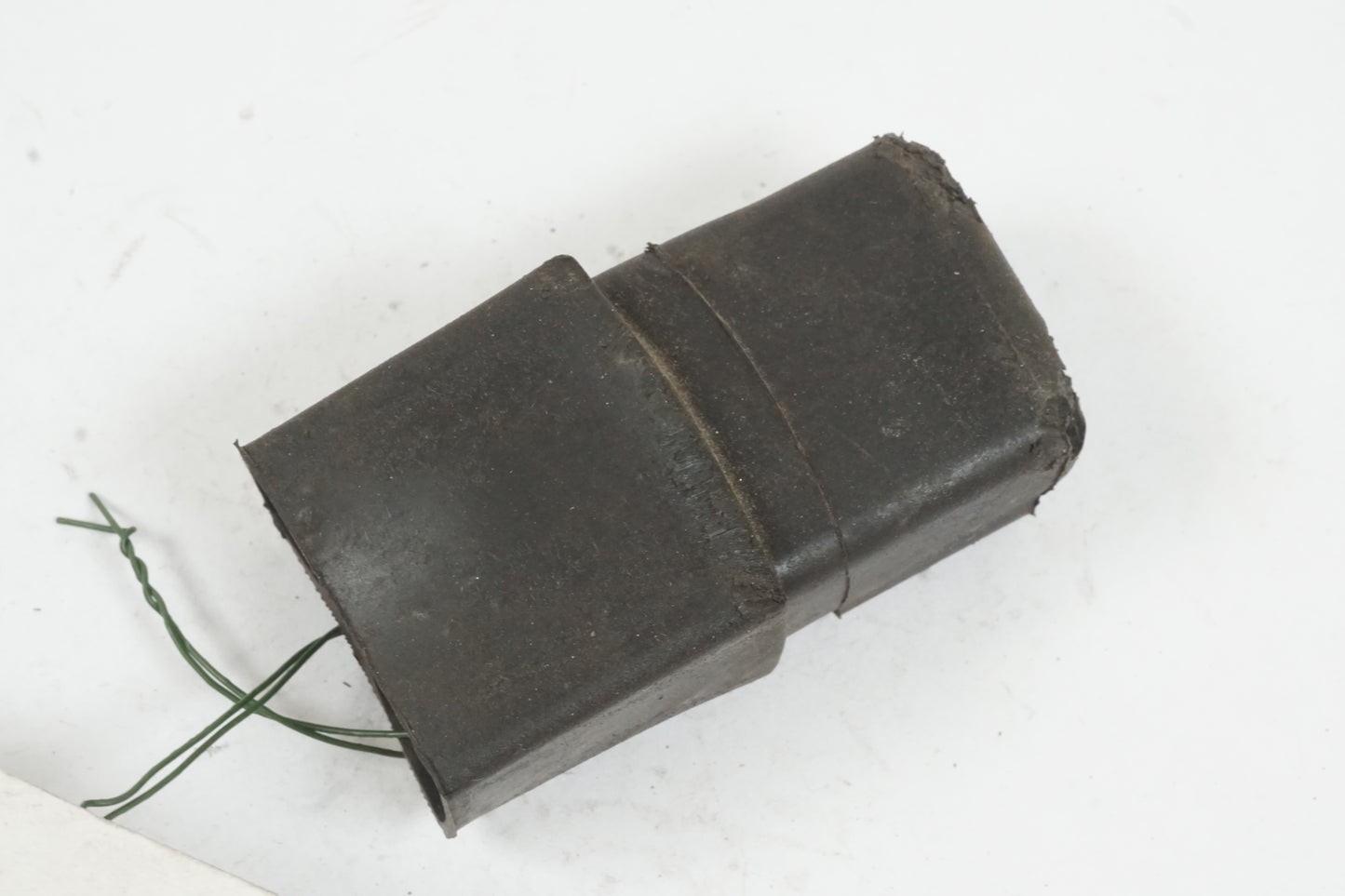 Baksidan på Relä från en Honda XL 1000 V -2008 motorcykel.