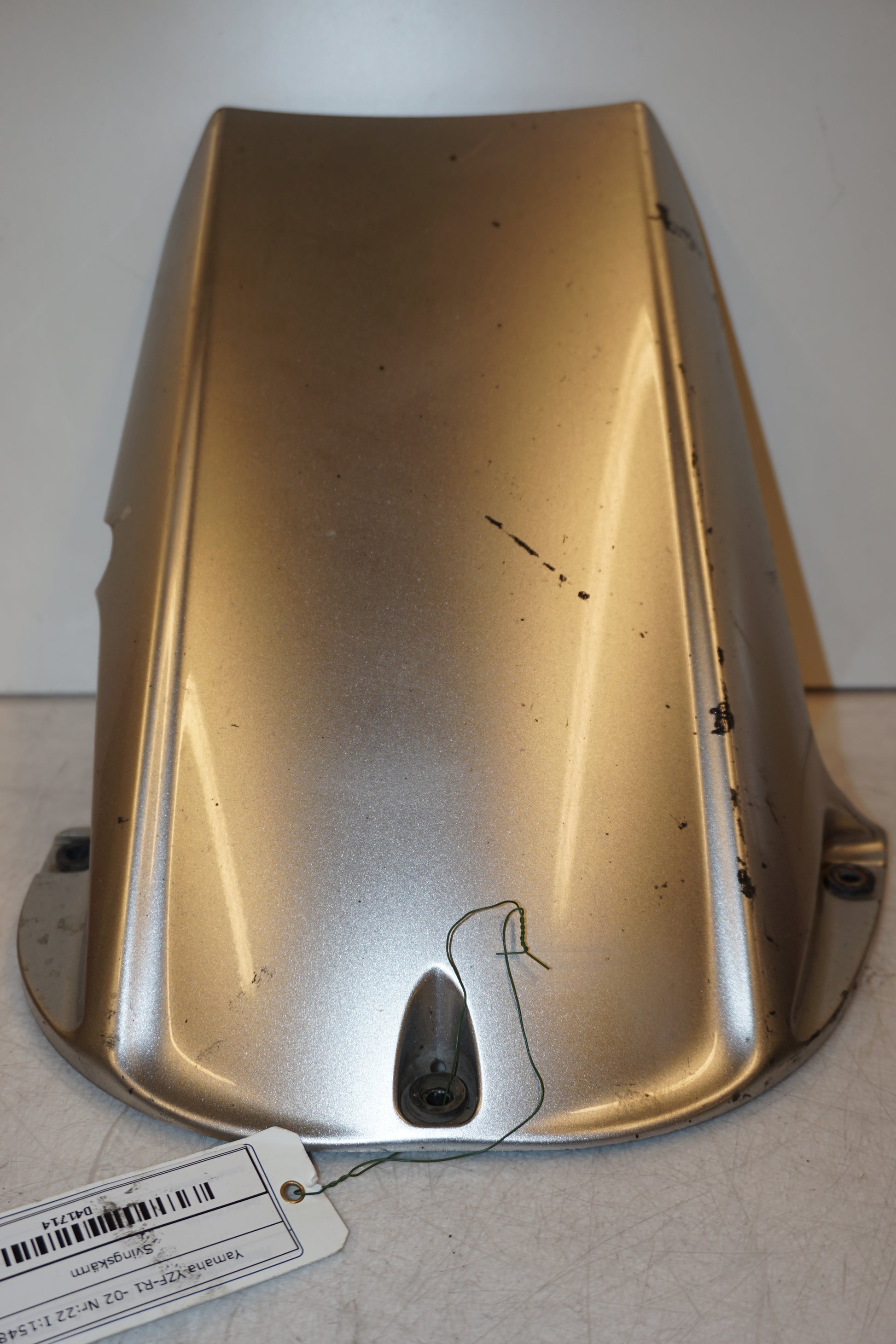 Framsidan på Svingskärm från en Yamaha YZF 1000 R1 -2002 motorcykel.