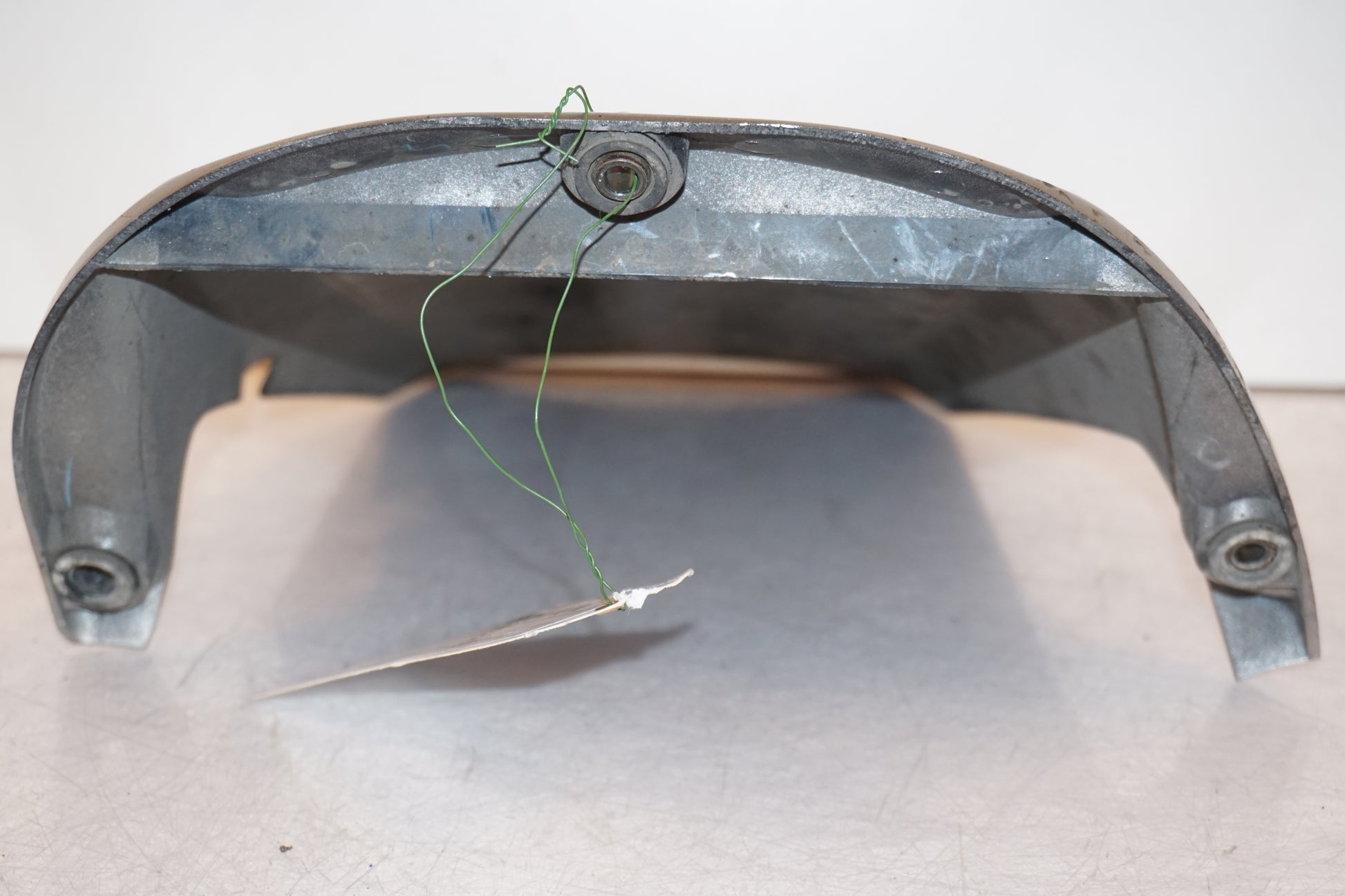 Baksidan på Svingskärm från en Yamaha YZF 1000 R1 -2002 motorcykel.