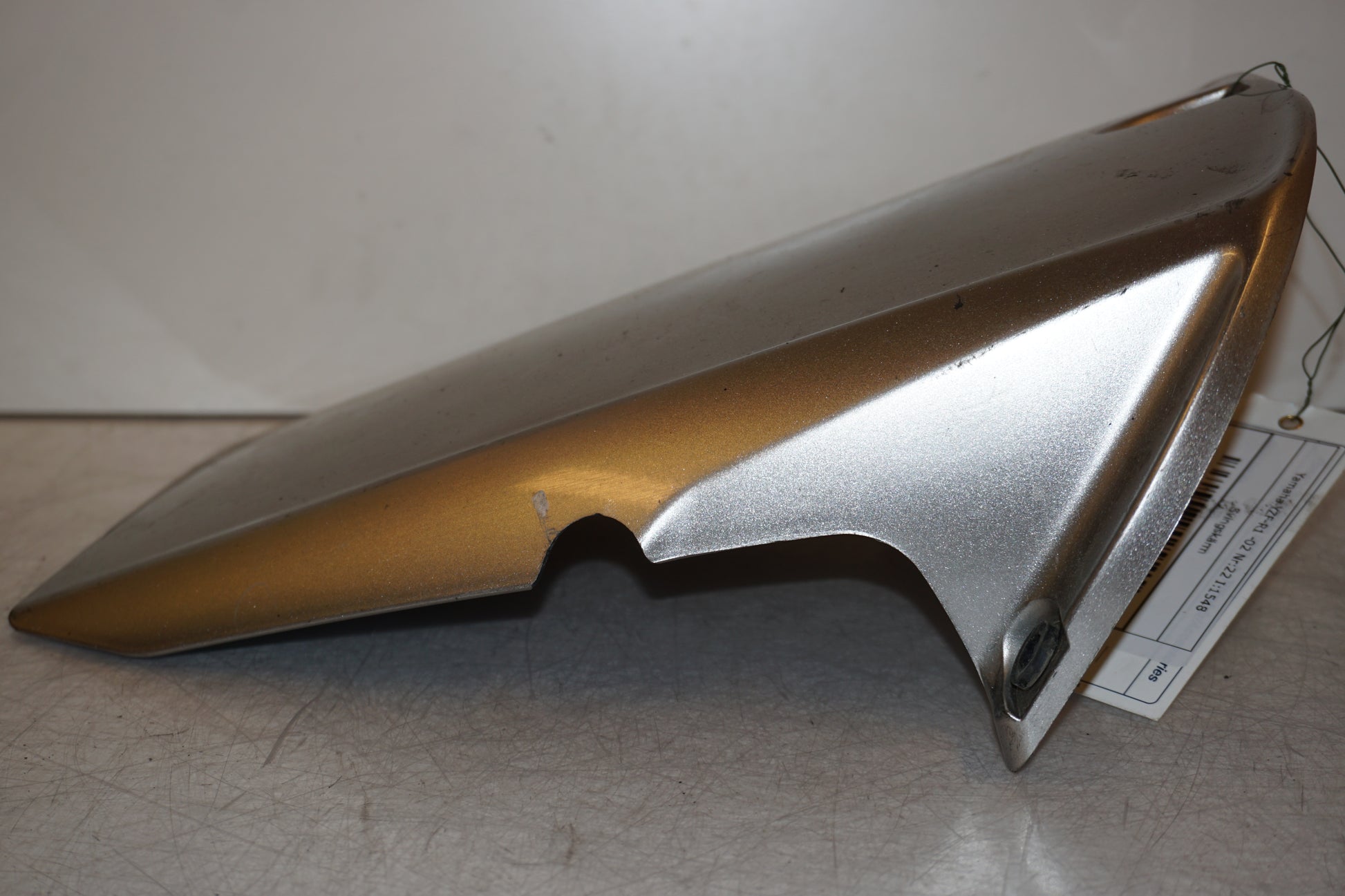 Höger sida på Svingskärm från en Yamaha YZF 1000 R1 -2002 motorcykel.