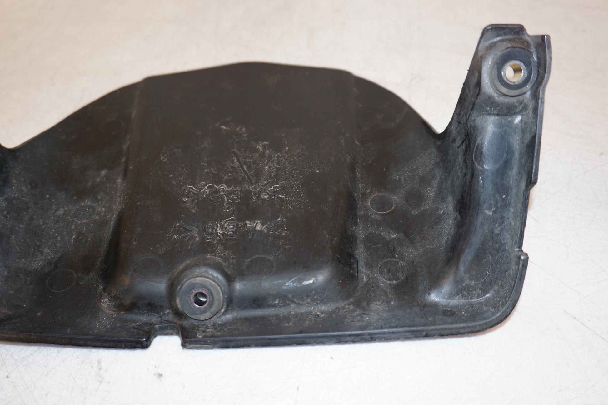 Snett uppifrån på Svingskärm från en Yamaha FZ-8 -2011 motorcykel.