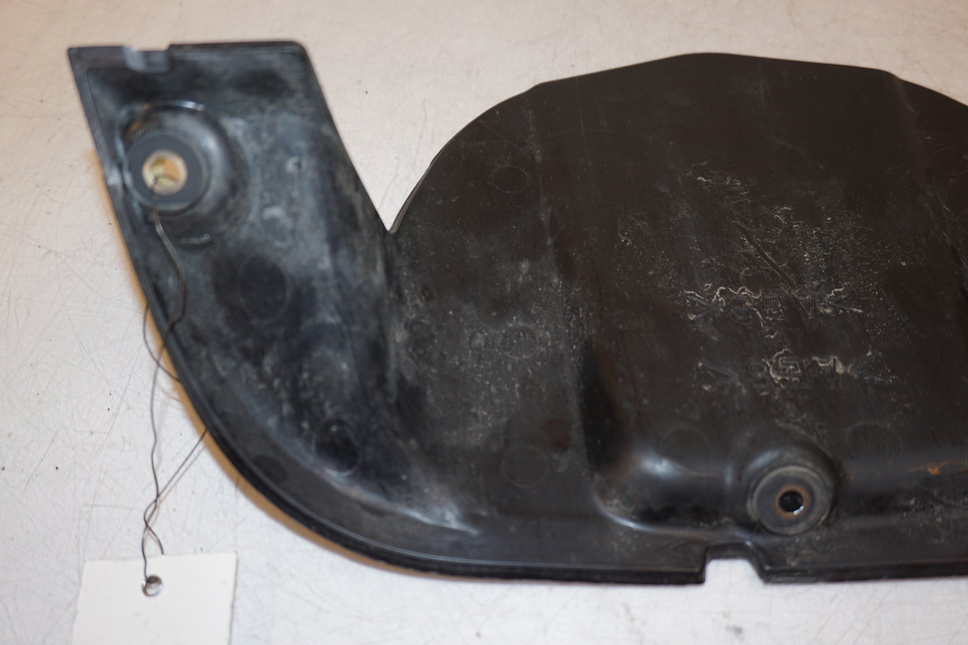 Snett nerifrån på Svingskärm från en Yamaha FZ-8 -2011 motorcykel.