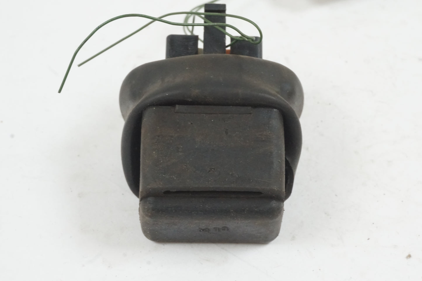 Höger sida på Relä från en Honda CB 1300 F -2004 motorcykel.