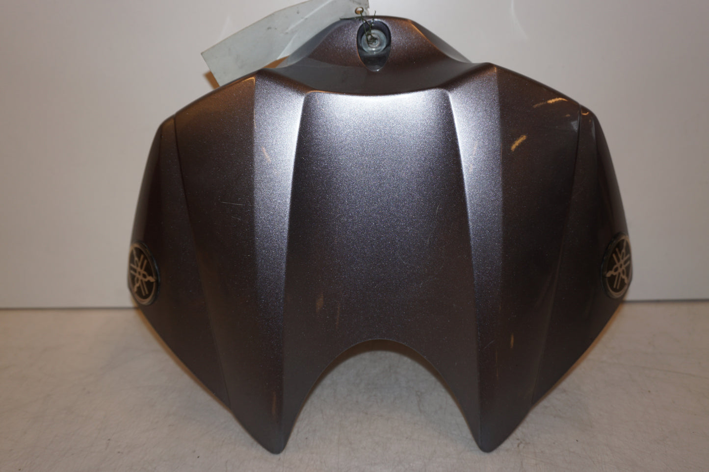 Framsidan på Bensintankskåpa från en Yamaha YZF 1000 R1 -2005 motorcykel.