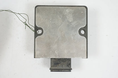 Snett uppifrån på Likriktare från en Honda CBR 125 R -2011 motorcykel.