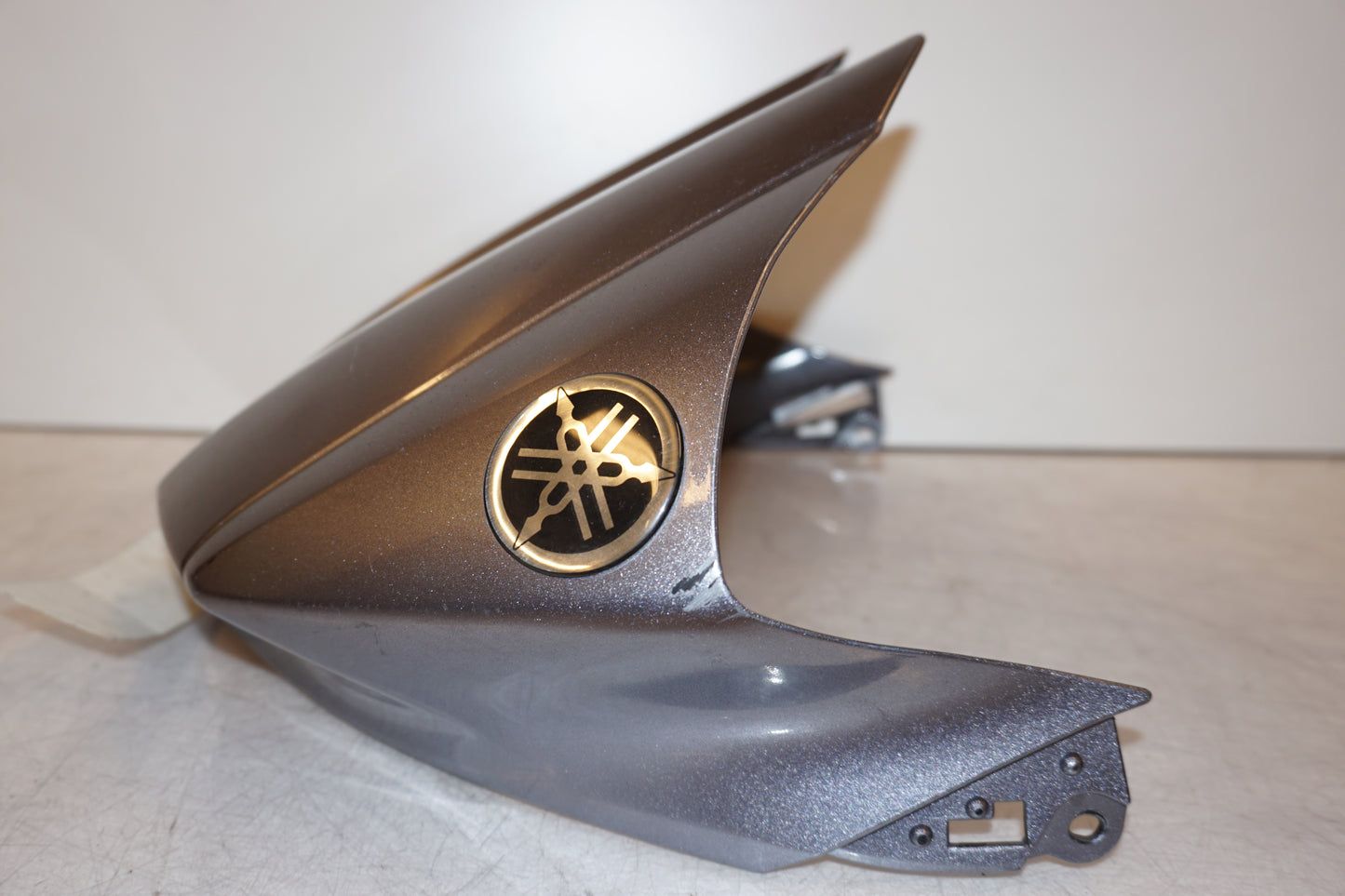 Höger sida på Bensintankskåpa från en Yamaha YZF 1000 R1 -2005 motorcykel.