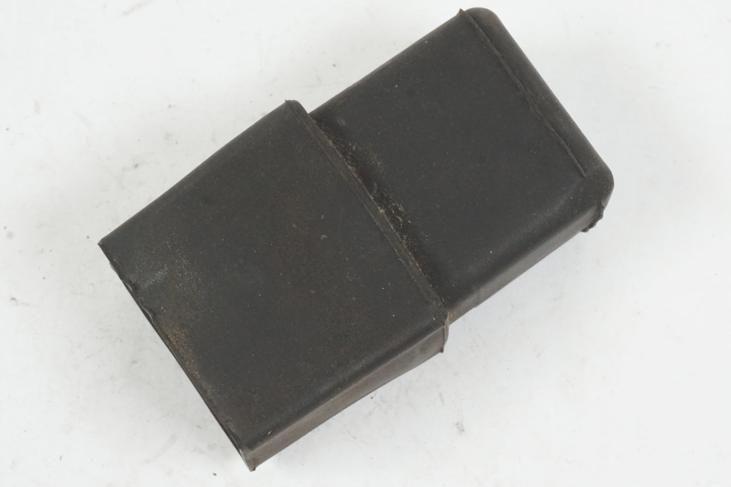 Baksidan på Relä från en Honda CBR 1100 XX -1997 motorcykel.