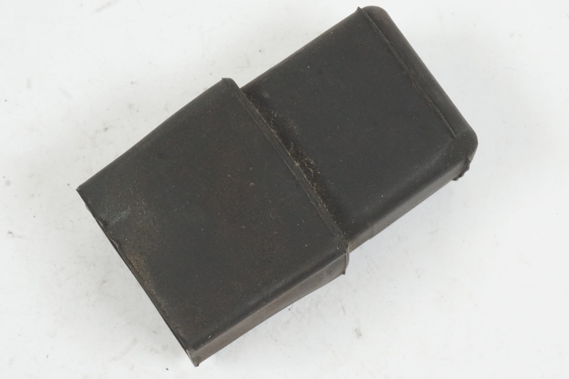 Baksidan på Relä från en Honda CBR 1100 XX -1997 motorcykel.