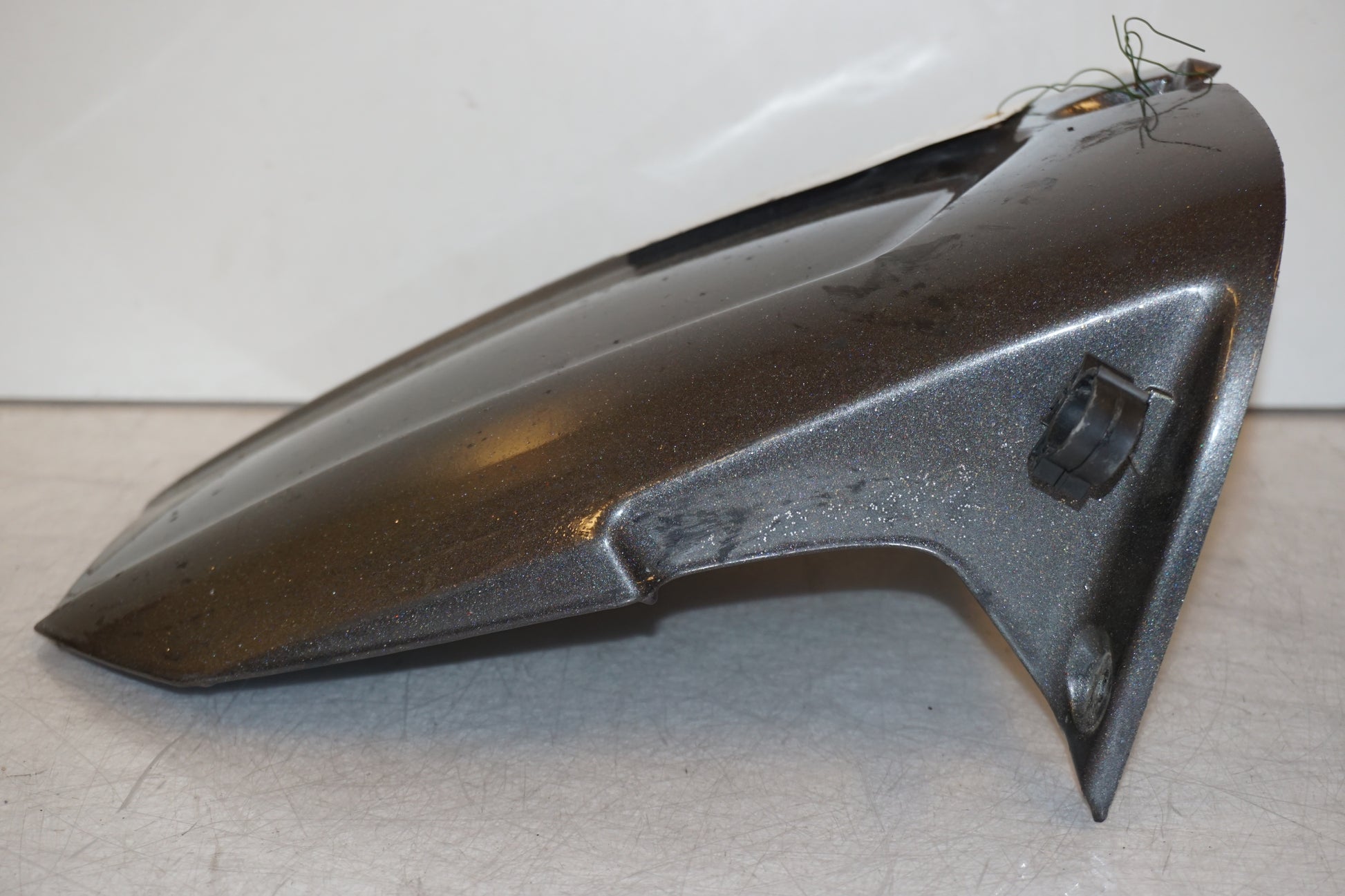 Höger sida på Svingskärm från en Yamaha YZF R6 -2003 motorcykel.