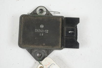 Framsidan på Likriktare från en Honda CB 750 SF -1993 motorcykel.