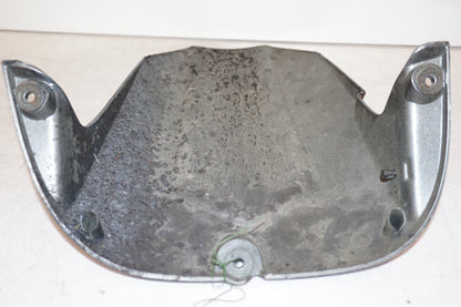 Snett nerifrån på Svingskärm från en Yamaha YZF R6 -2003 motorcykel.