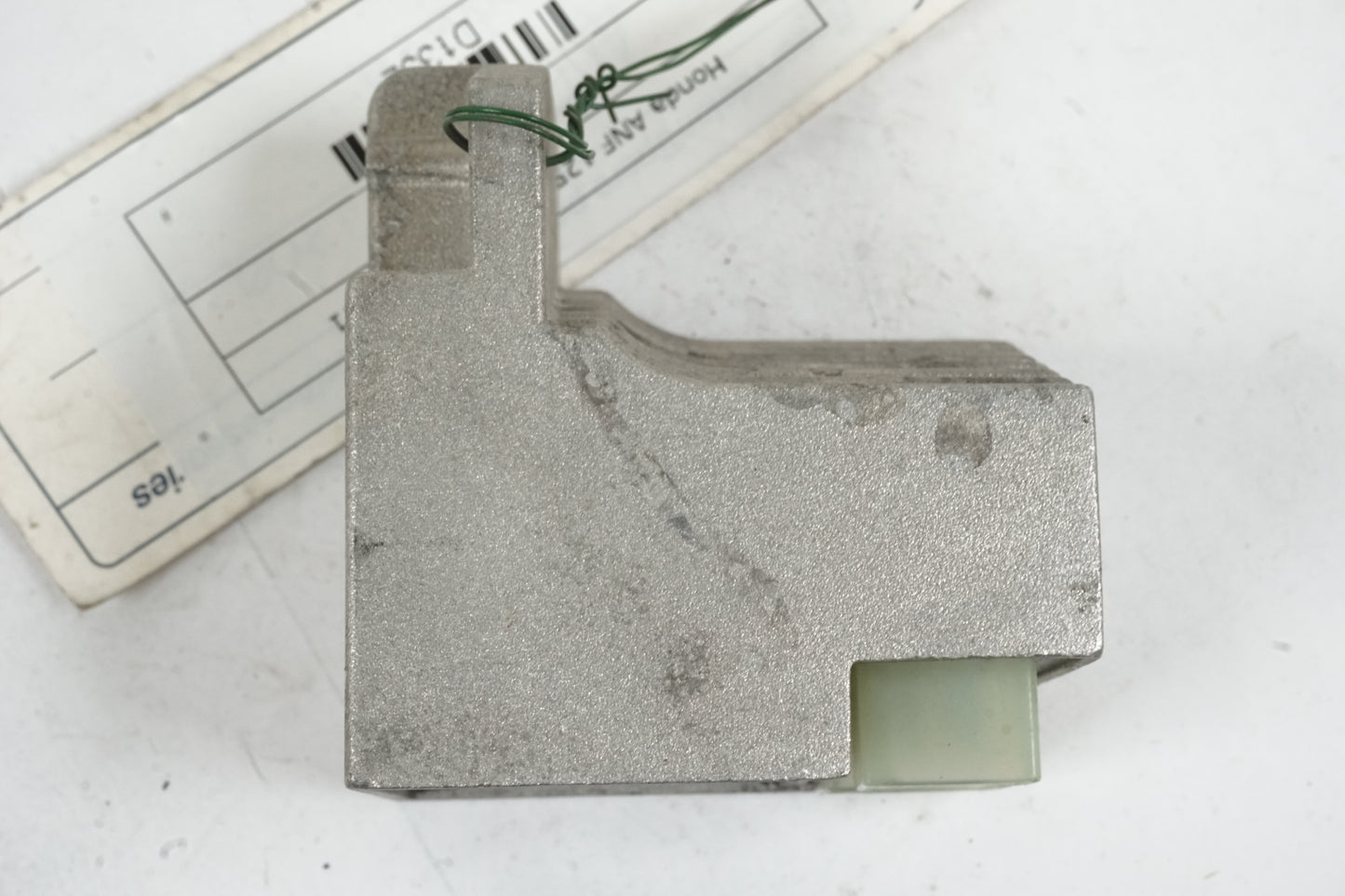 Snett uppifrån på Likriktare från en Honda ANF 125 -2009 motorcykel.