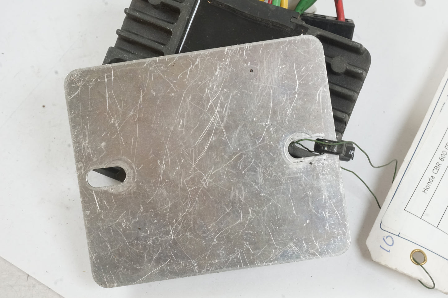 Extrabild1 på Likriktare från en Honda CBR 600 -2002 motorcykel.