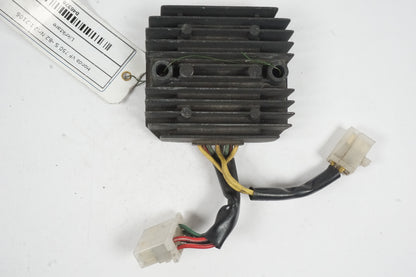 Framsidan på Likriktare från en Honda VF 750 S -1982 motorcykel.