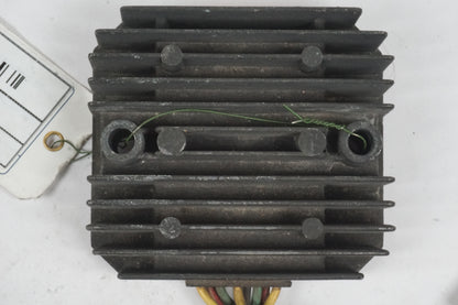 Baksidan på Likriktare från en Honda VF 750 S -1982 motorcykel.