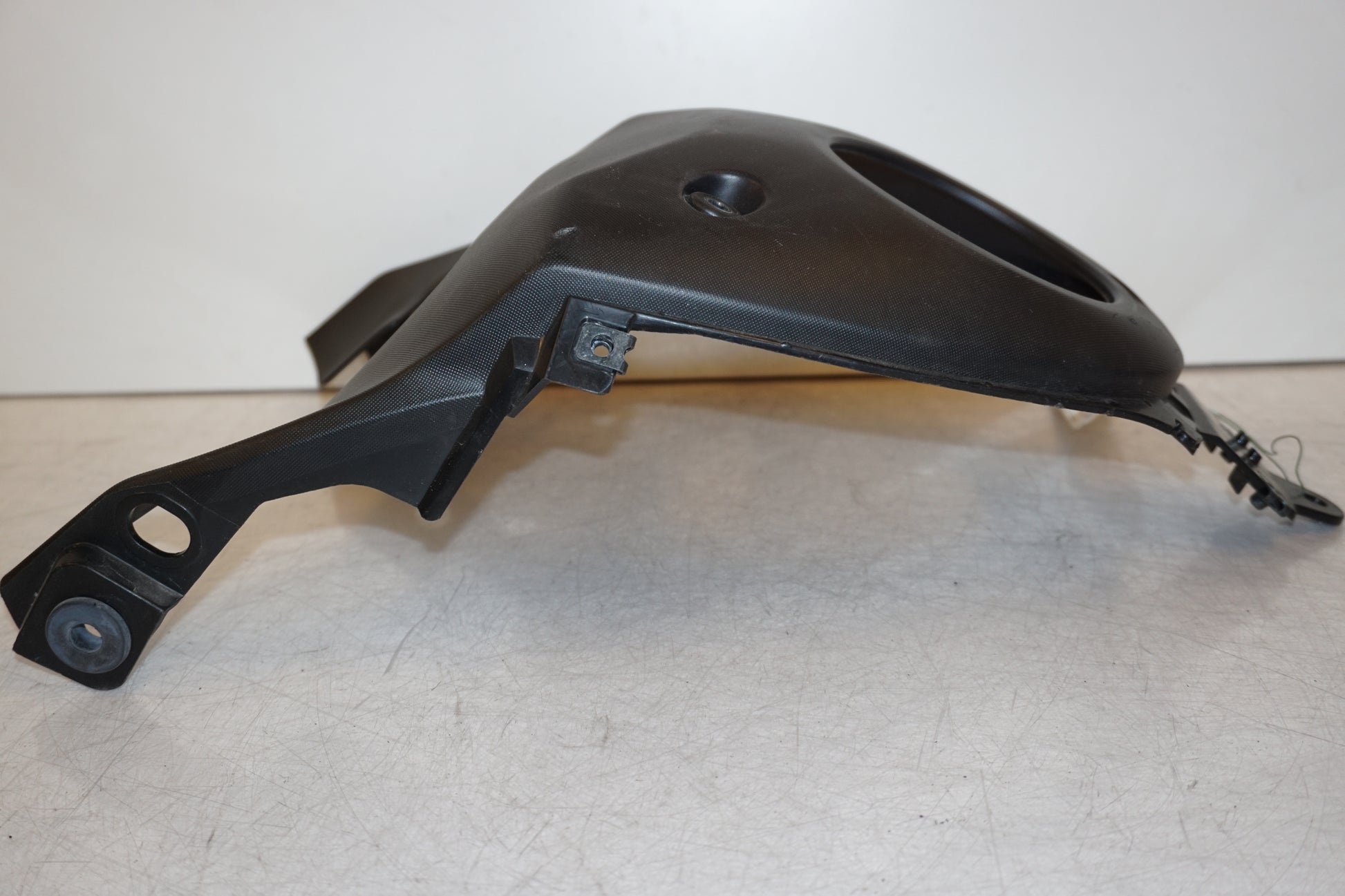 Extrabild1 på Bensintankskåpa från en Yamaha MT-07 -2014 motorcykel.