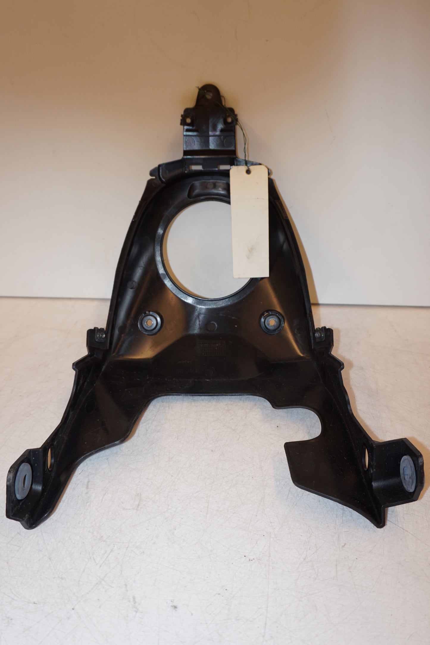 Framsidan på Bensintankskåpa från en Yamaha MT-07 -2014 motorcykel.