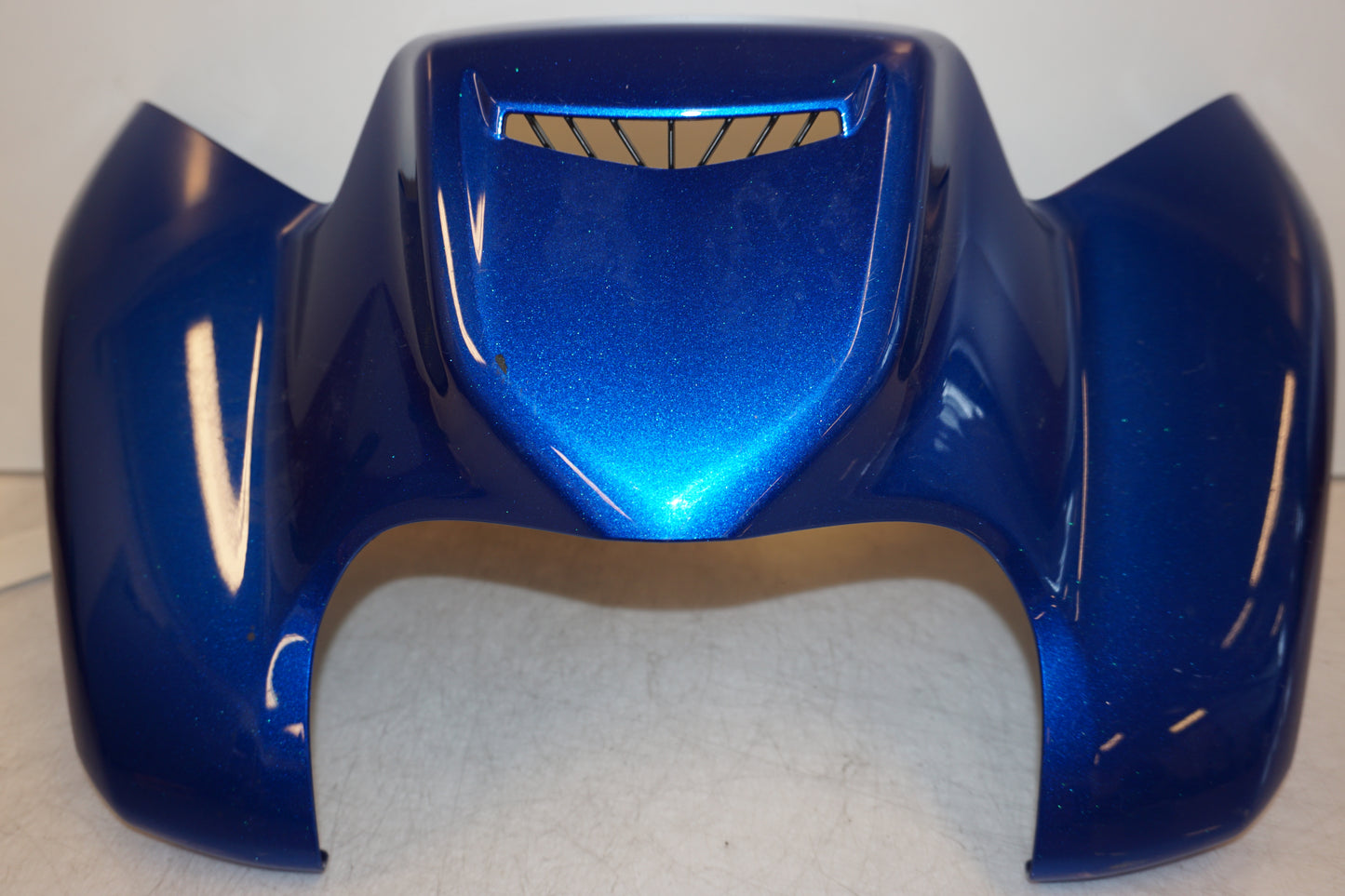 Framsidan på Bensintankskåpa från en Yamaha FZ-8 -2011 motorcykel.