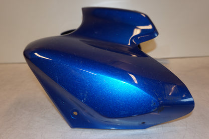 Snett uppifrån på Bensintankskåpa från en Yamaha FZ-8 -2011 motorcykel.