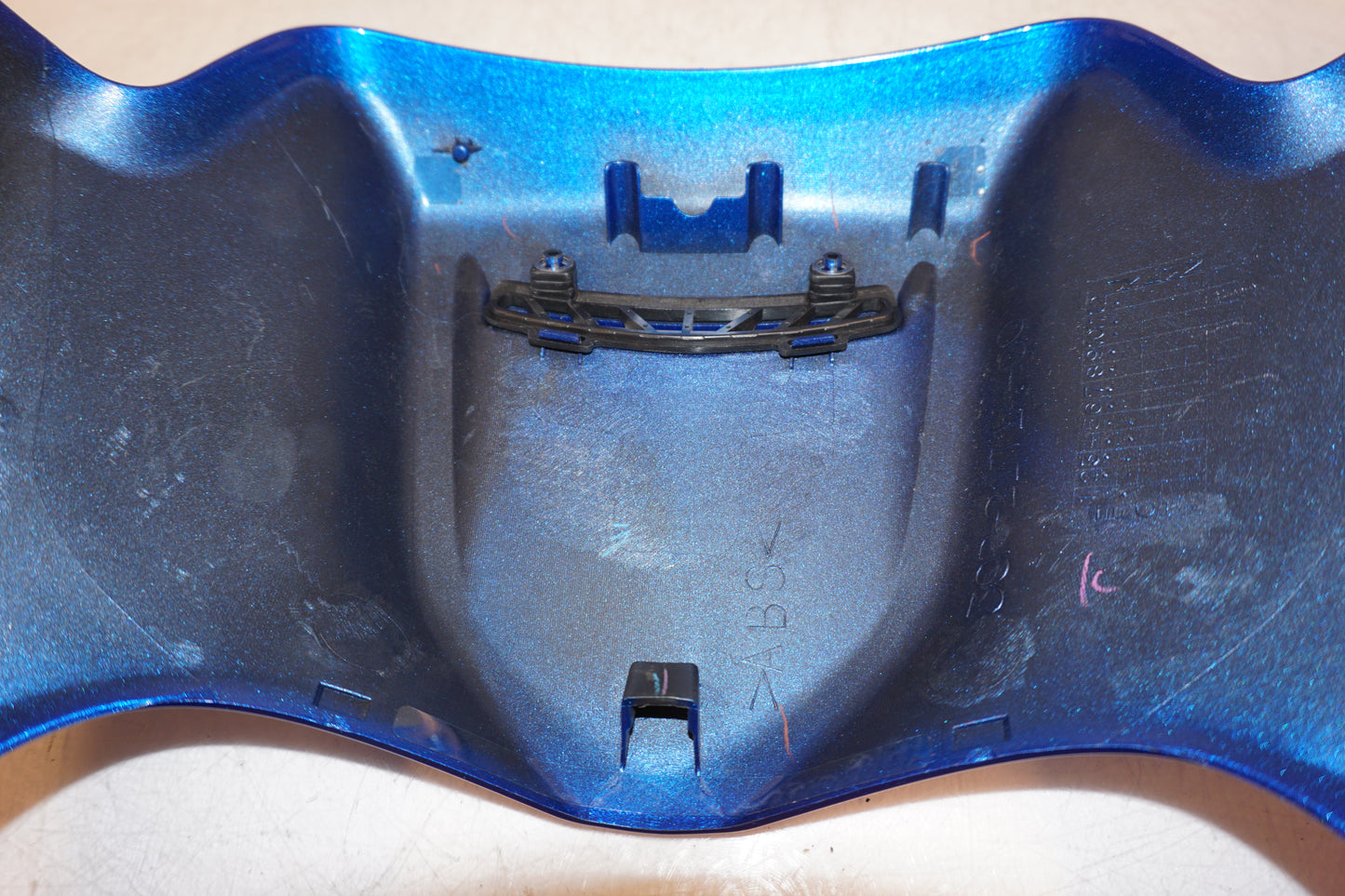 Extrabild1 på Bensintankskåpa från en Yamaha FZ-8 -2011 motorcykel.