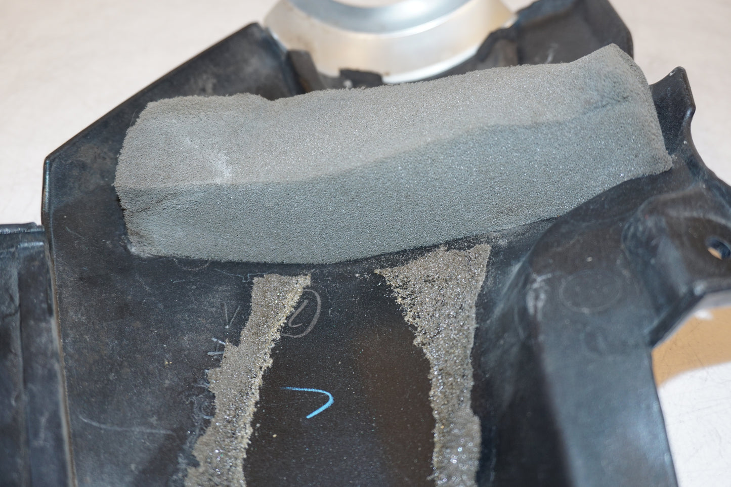 Extrabild3 på Sidopanel från en Yamaha XJR 1300 -1999 motorcykel.