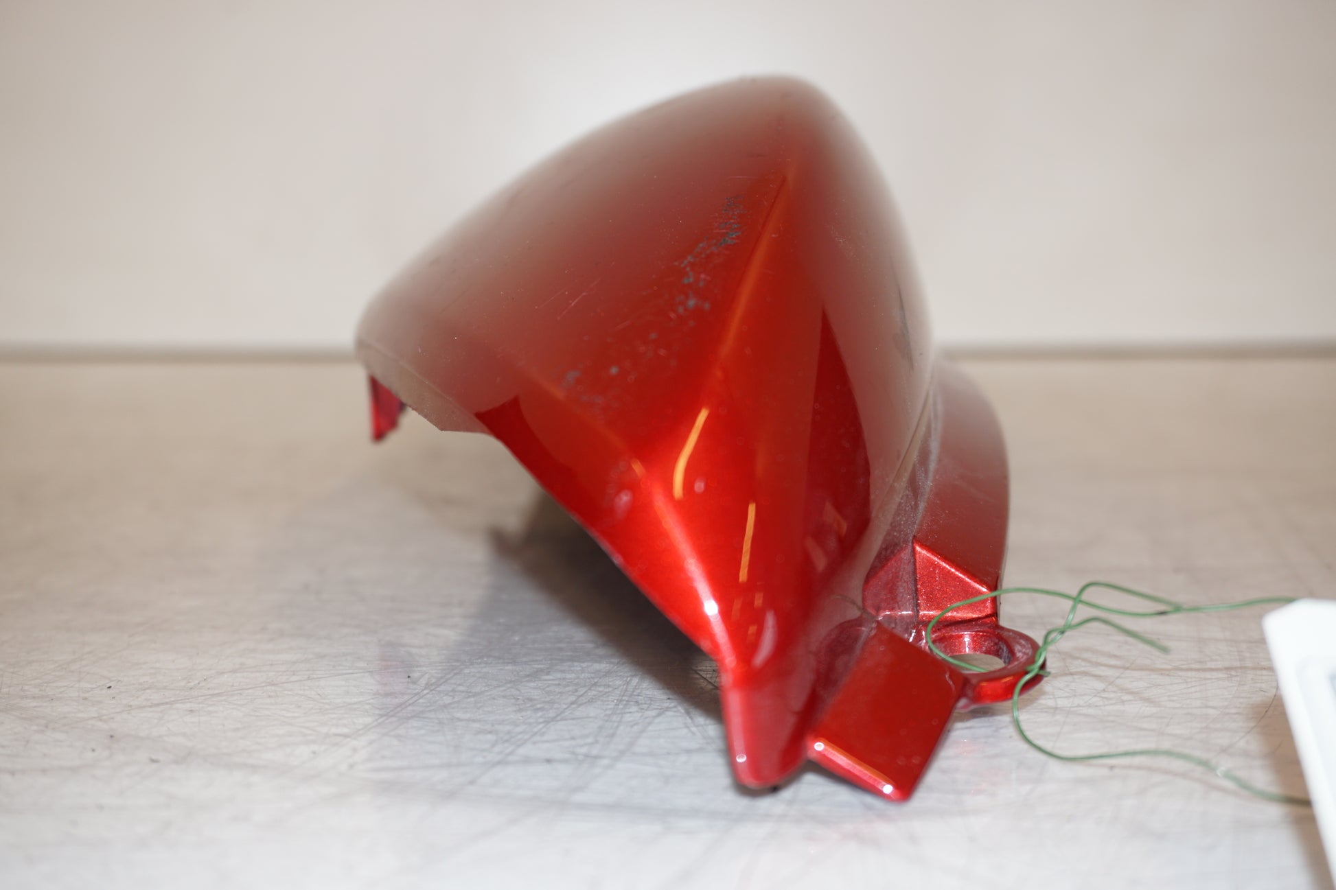 Snett uppifrån på Bakvinge från en Yamaha TDM 900 -2008 motorcykel.