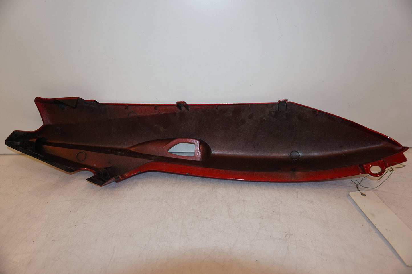 Snett nerifrån på Bakvinge från en Yamaha TDM 900 -2008 motorcykel.