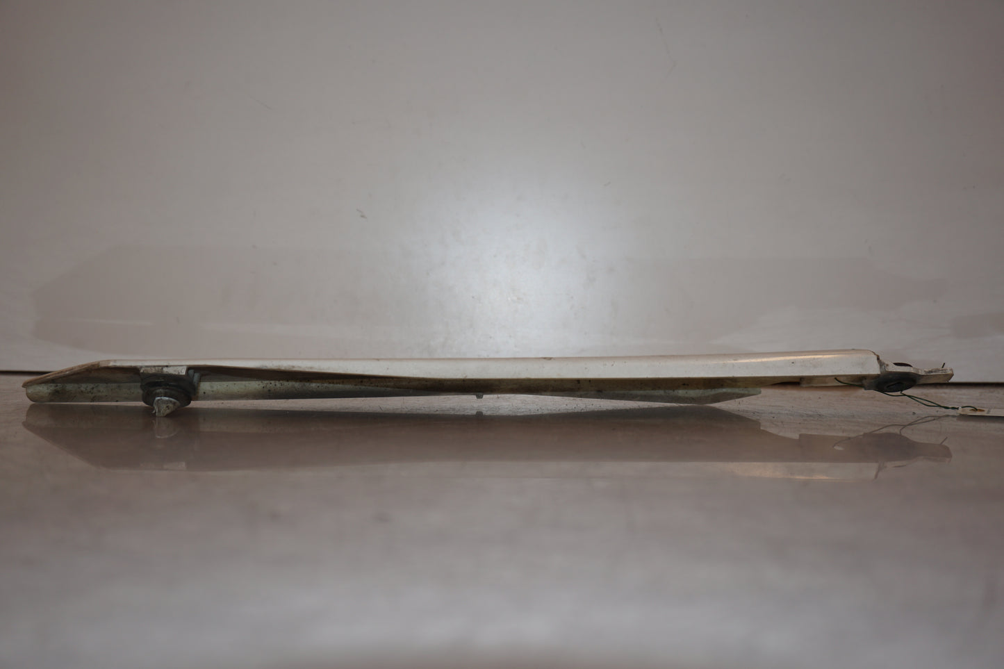 Snett nerifrån på Sidopanel från en Yamaha FJ 1200 -1989 motorcykel.