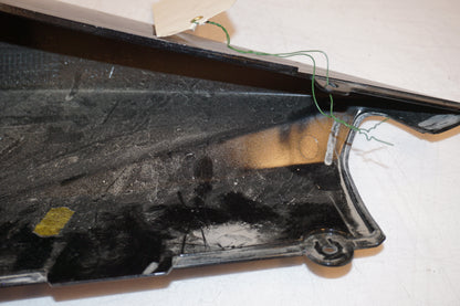 Snett uppifrån på Bakvinge från en Yamaha YZF-R 125 -2010 motorcykel.