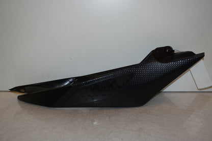 Framsidan på Bensintankskåpa från en Yamaha YZF R6 -2011 motorcykel.